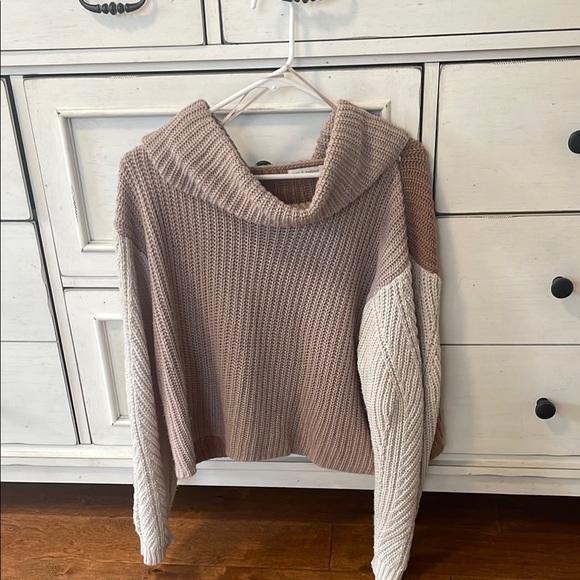 Cozy Three-Tone Knit Sweater for Women - Picture 1 of 2